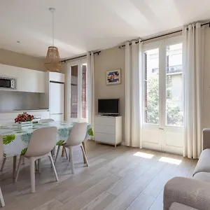 Aparteasy - Family 4-Bedroom Apartment Apartamento Barcelona